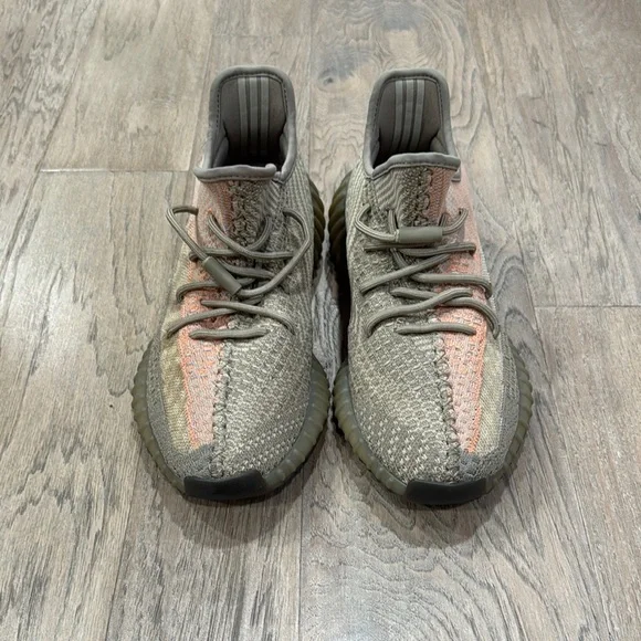 EUC Yeezy Boost 350 v2 Sand Taupe 2020 Size 10.5 - Picture 2 of 10